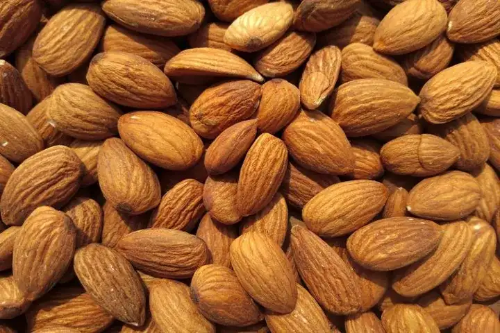 Kacang Almond