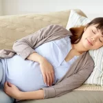Posisi Tidur yang Baik Bagi Ibu Hamil