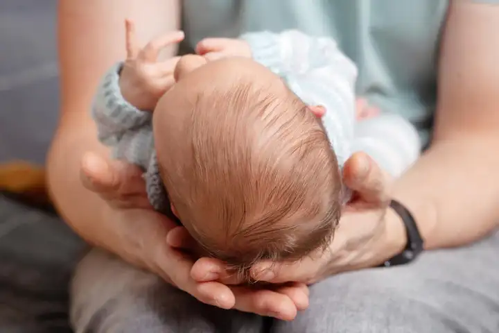 Minyak Rambut Alami Untuk Bayi